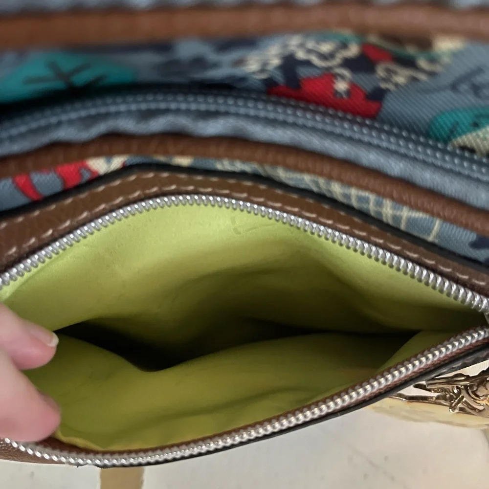 NWT Lily Bloom Who Let the Dogs Out Crossbody Bag - Picture 6 of 7